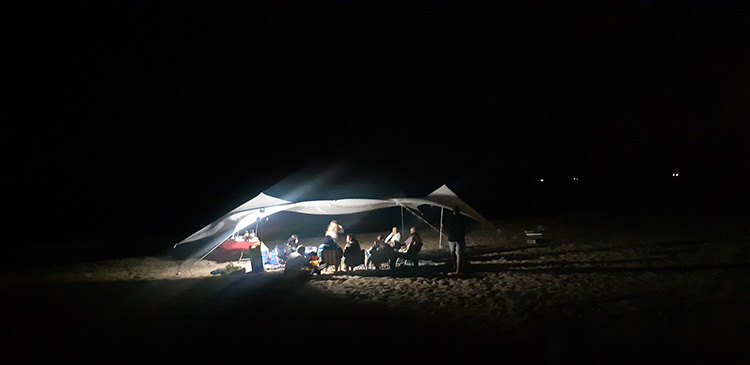 אוהלים בחוף ניצנים