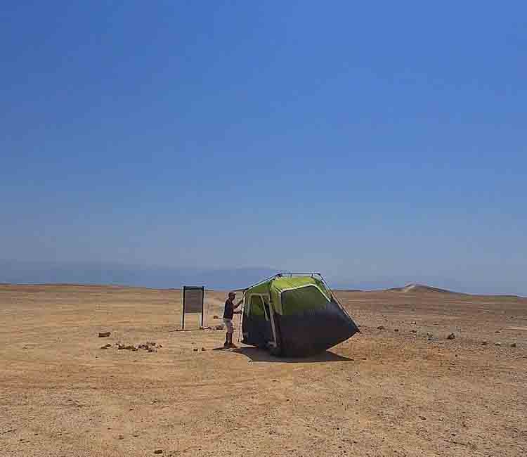 חניון לילה צוק תמרור, חניון שלט, מסלול צוק תמרור נחל עין בוקק